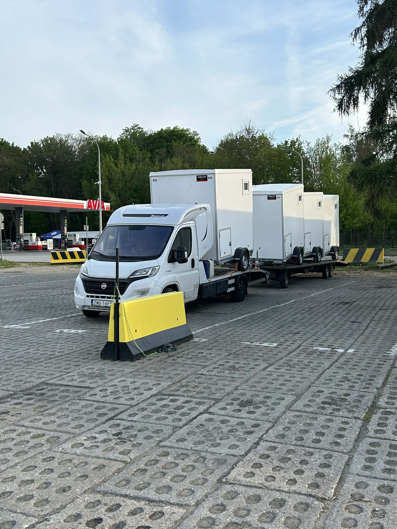 Transport maszyn przemysłowych LAWIS