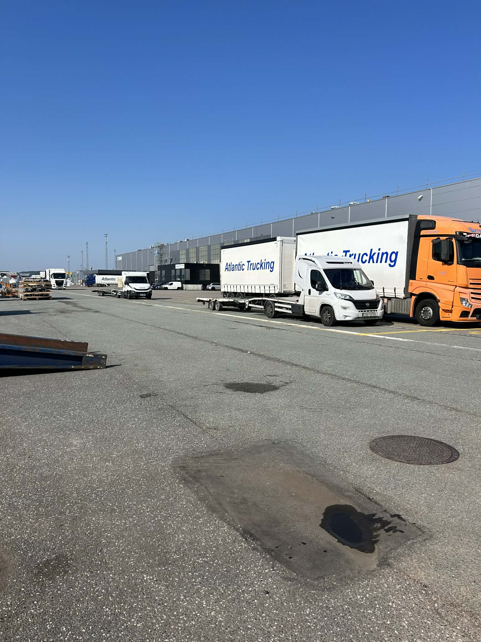 Laweta do transportu samochodów na trasach międzynarodowych