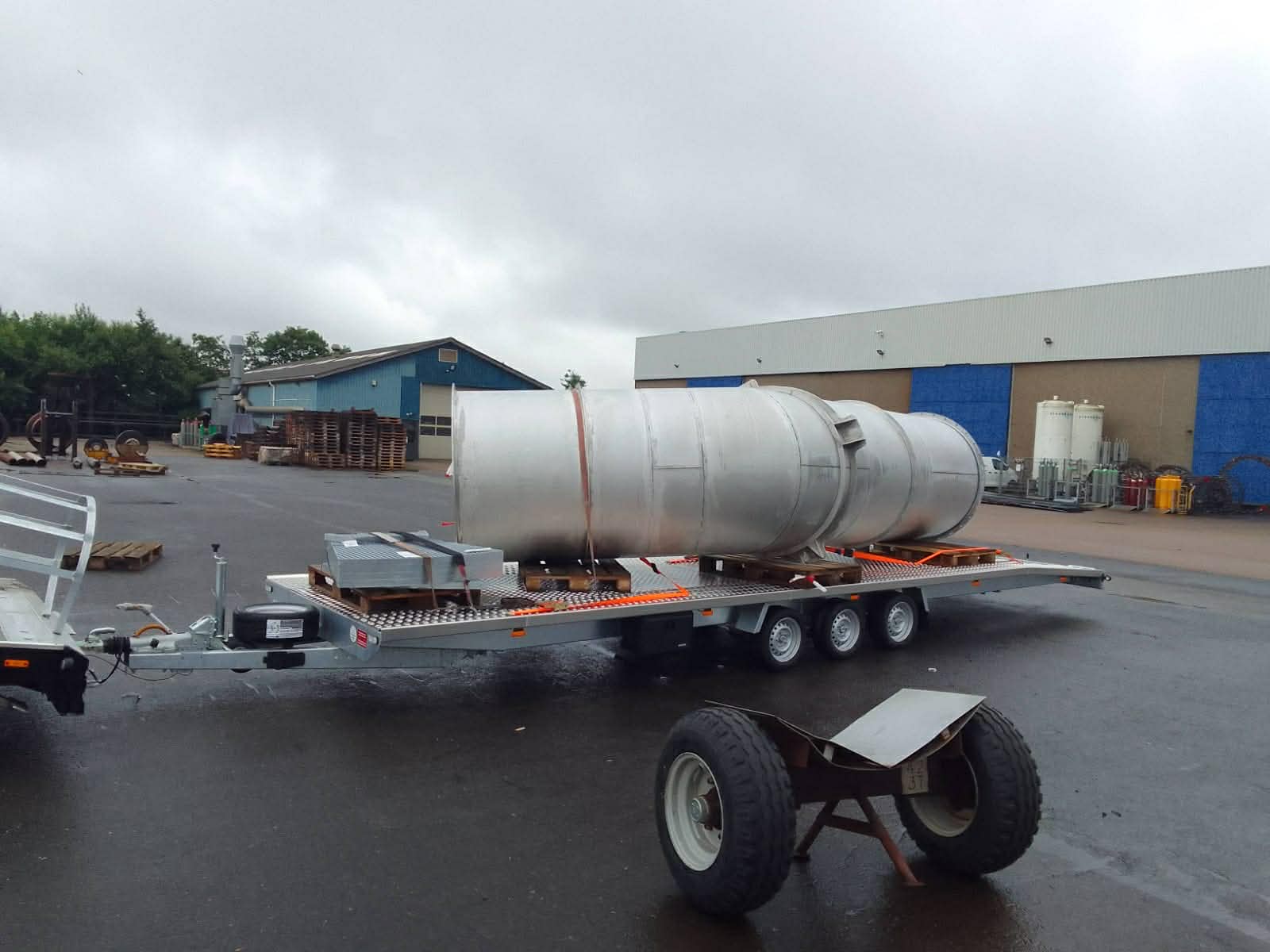 Transport maszyn rolniczych realizowany flotą LAWIS