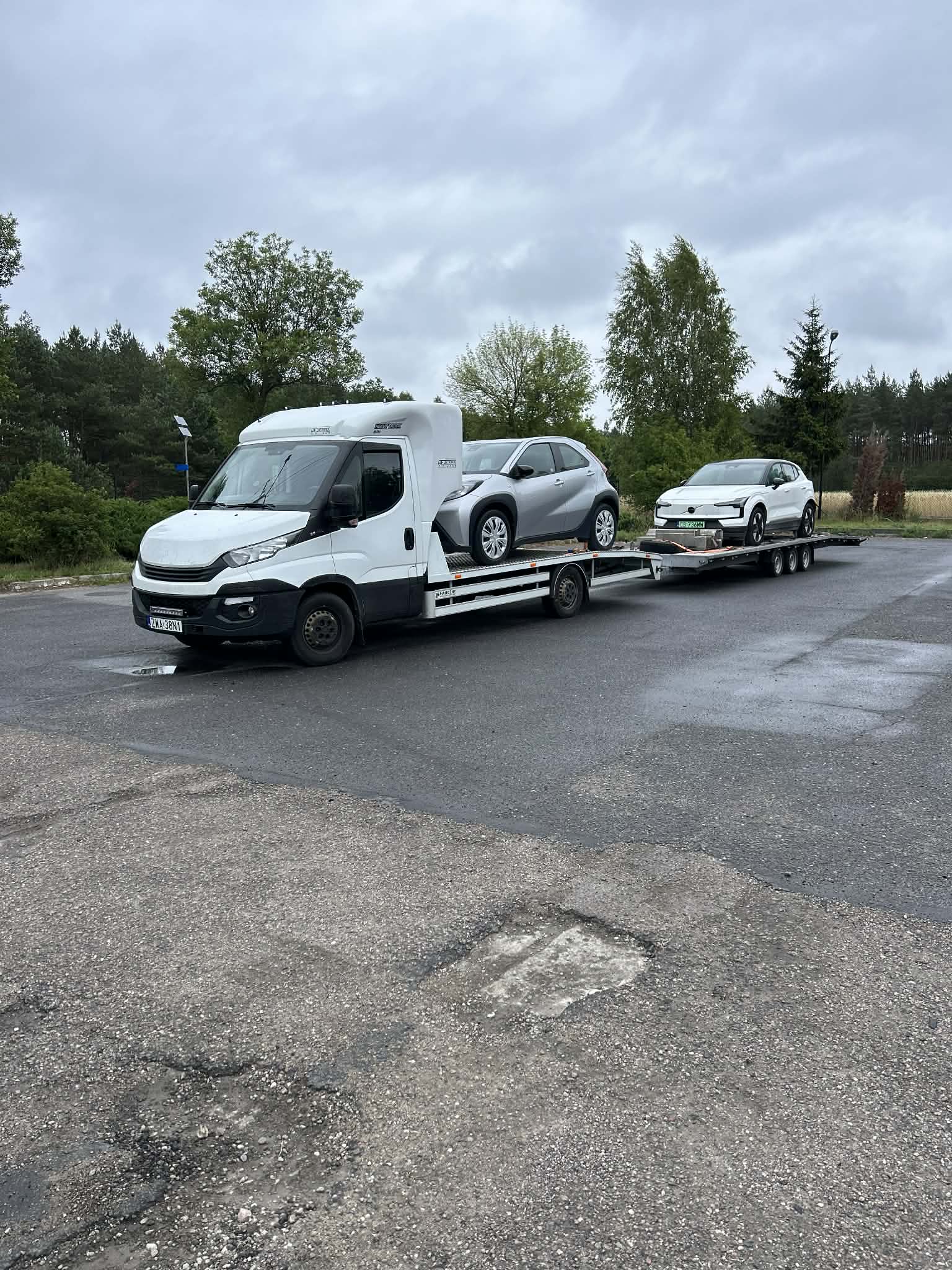 Transport maszyn budowlanych niskopodwoziem